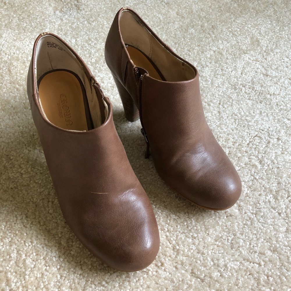 Crown Vintage Brown booties